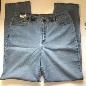 Gloria Vanderbilt Amanda Jeans Blue Maya Wash 14 Average Slimming Tapered Leg